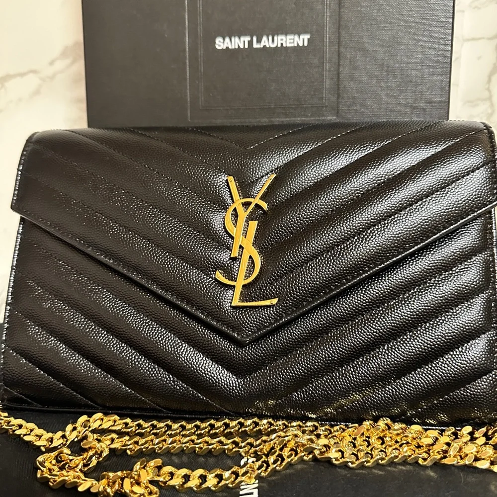 SainLaurent Black caviar wallet on chain - Picture 3 of 13